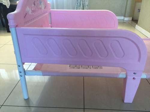 Girls novelty bed
