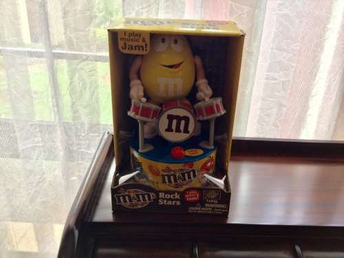 M&M