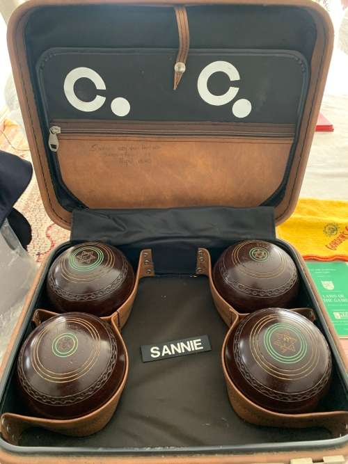 Lawn Bowls Set