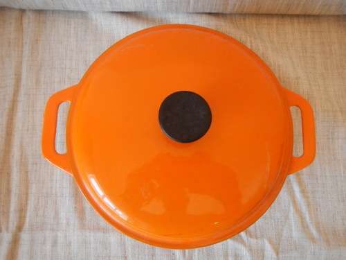 STUNNING !! Cast Iron and Orange Enameled Casserole Pot 21cm Dia