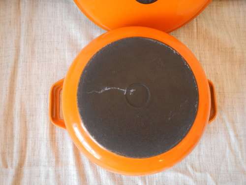 STUNNING !! Cast Iron and Orange Enameled Casserole Pot 21cm Dia
