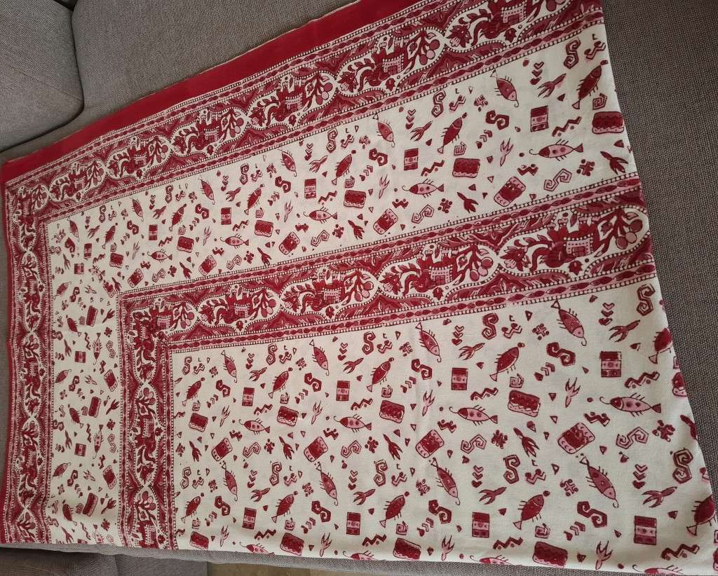 Stunning Crimson & White Cotton Tablecloth - Screen printed 220cm x 148cm - Great Condition