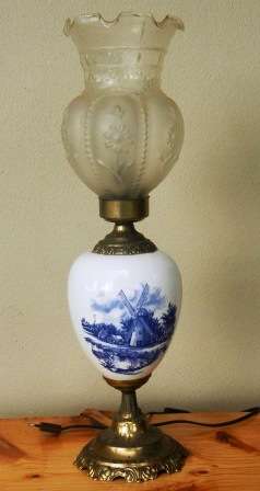 Very Rare ! Vintage Delft Porcelain and Brass Lamp