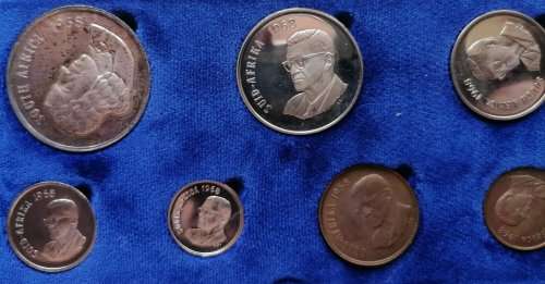 Collection of 18 Proof Sets all with the Silver R1 in      No Gold