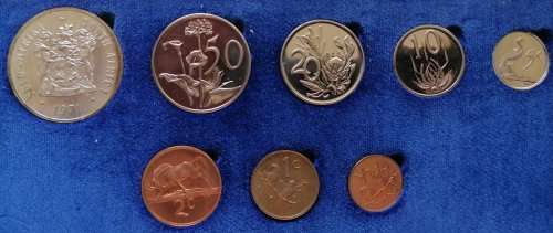 Collection of 18 Proof Sets all with the Silver R1 in      No Gold