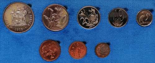 Collection of 18 Proof Sets all with the Silver R1 in      No Gold