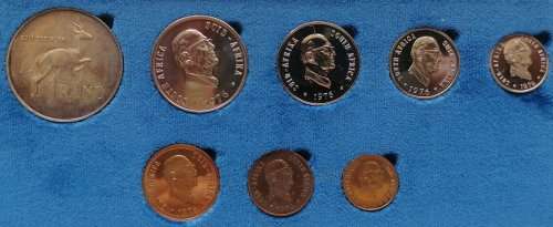 Collection of 18 Proof Sets all with the Silver R1 in      No Gold