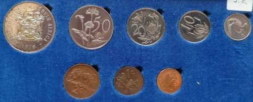 Collection of 18 Proof Sets all with the Silver R1 in      No Gold