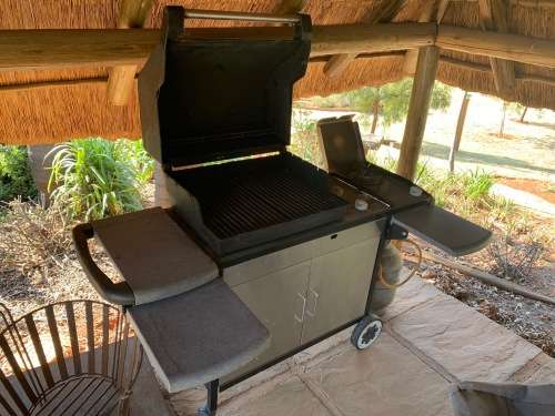 Second hand Weber Genesis Gold Gas Braai
