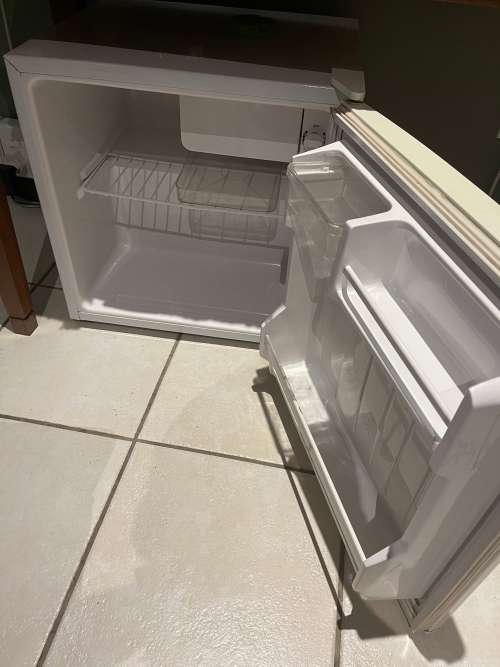 Bar/counter Top Fridge For Sale