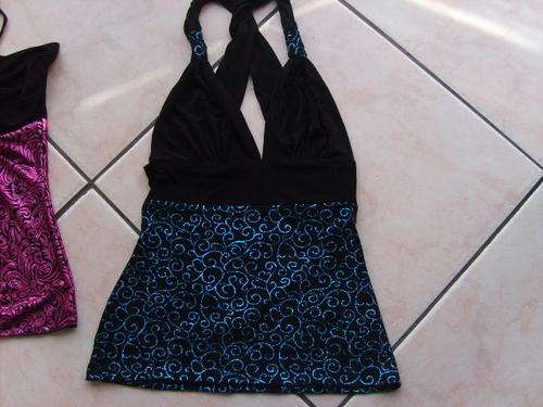LADIES BLACK AND TORQUIOSE GLITTER TOP SIZE 30,32,34  R45.00