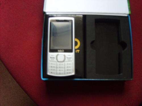 HALO H12 MOBILE CELLPHONE FEATURES INCL. TV AND FM RADIO R399.00 FREE ACCESSORIES(POUCH+HANDSFREE+ST