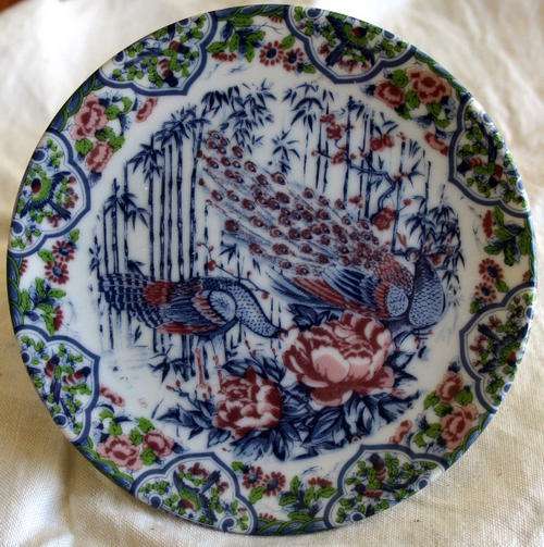 SMALL IMARI WARE JAPAN COLLECTORS PLATE