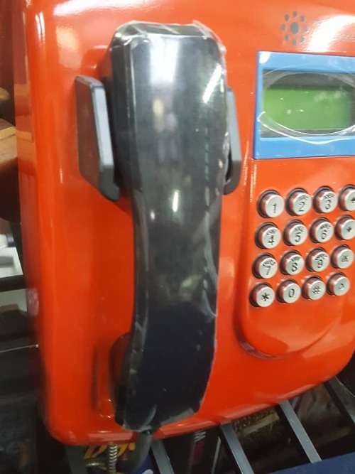 Red telephone , nice ornament for mancave/bar/movieshoots,etc.