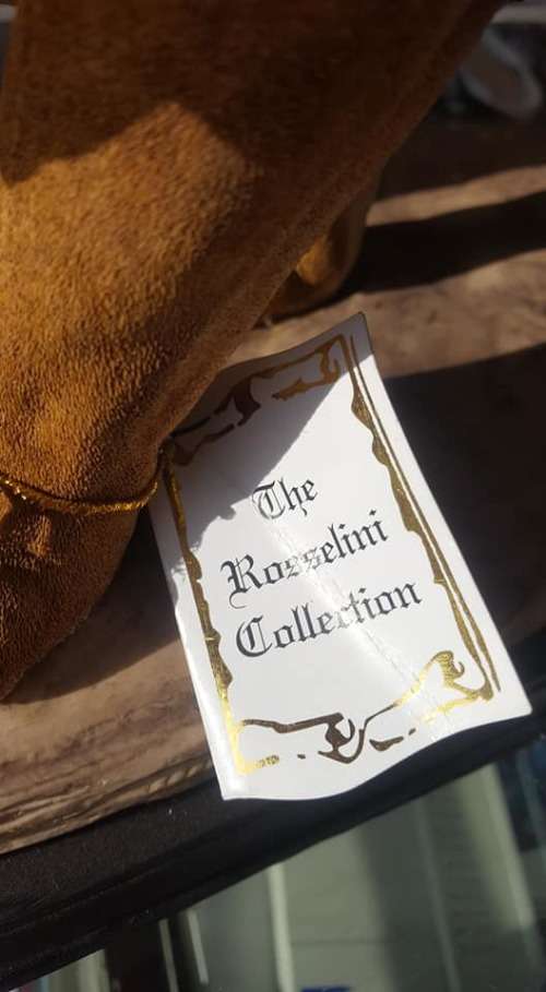 Highly collectable Lion  Statue---Wow--Rare Find--