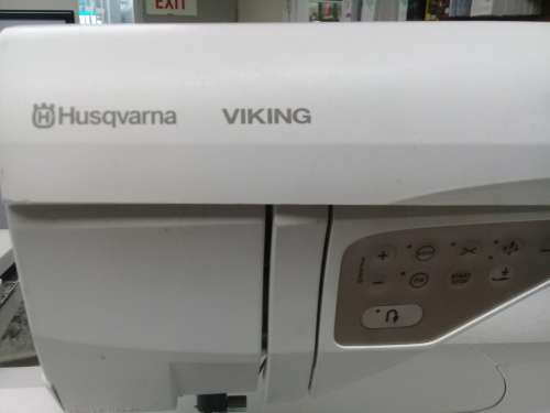 Hasqvarna Viking Designer Topaz 30 embroidery machine