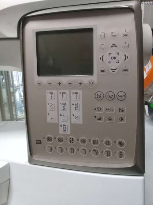 Hasqvarna Viking Designer Topaz 30 embroidery machine