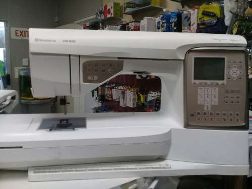 Hasqvarna Viking Designer Topaz 30 embroidery machine