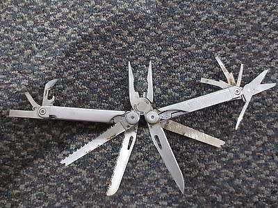 Leatherman wave multitool--Every man's dream tool--