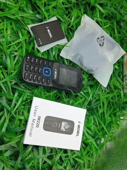 iM220 CELL PHONE