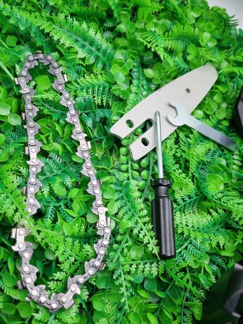 Mini electric chainsaw 24v