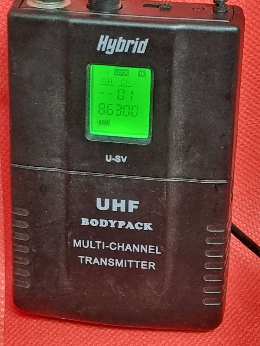 Hybrid UHF bodypack multi-channel transmitter