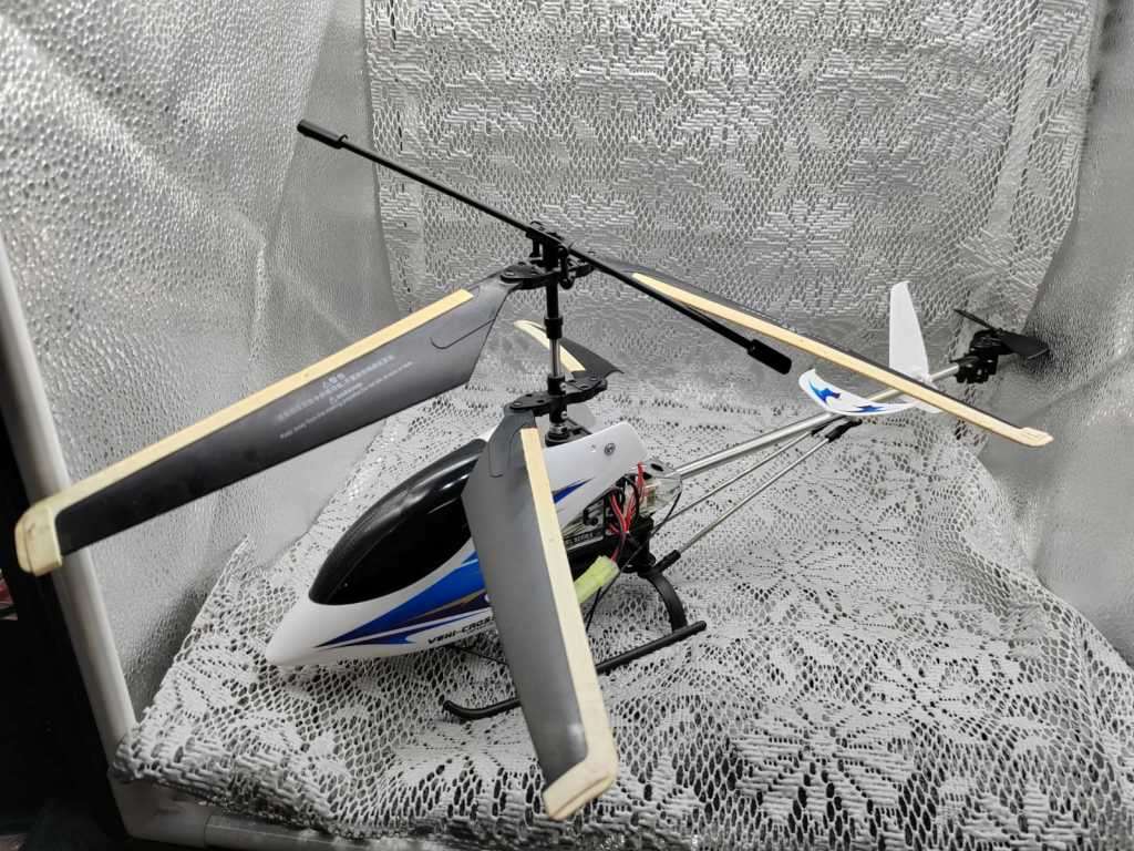 LOT ON AUCTION---AIRPLANES , CONTROLLERS, Helicopters ---GREAT BUY