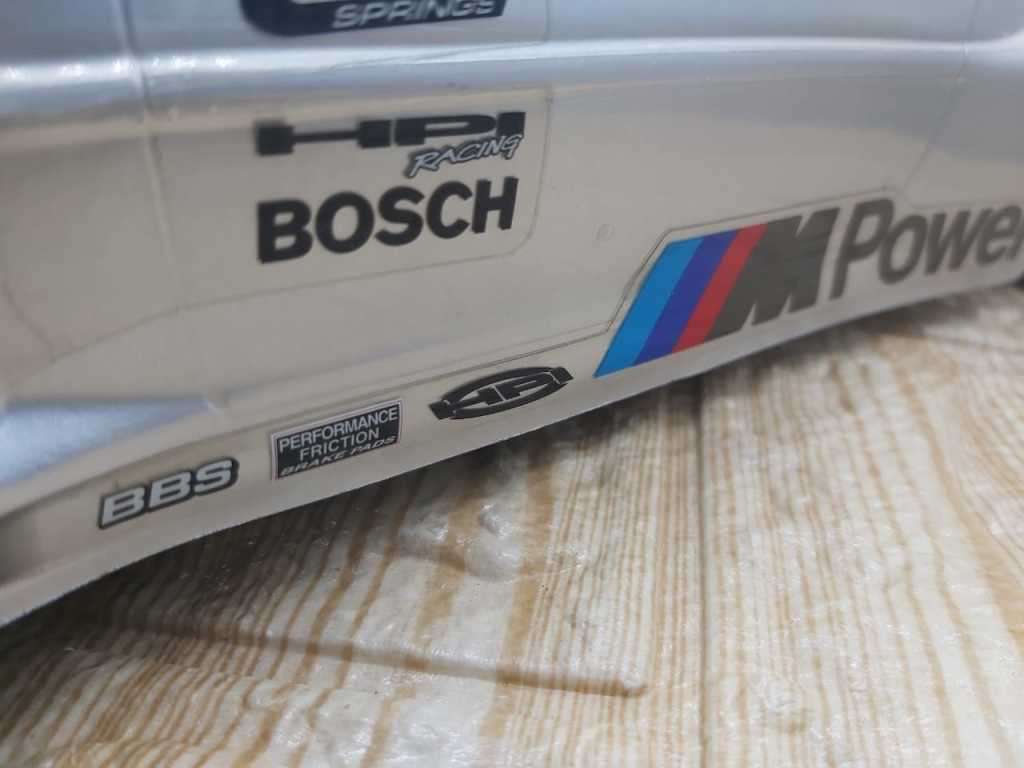 SUPER RACING CAR-- COMES WITH 2 SHELLS- REMOTE--BMW AND SKYLINE BODY 35 cm x 18cm