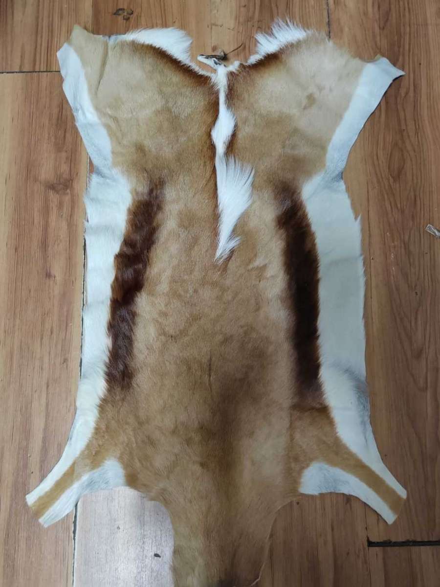 ANIMAL SKIN MAT 400 X 750