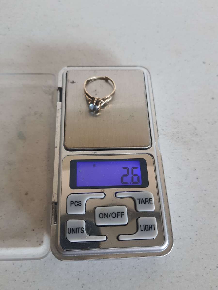 2.6 GRAMS - SCRAP GOLD - 9CT