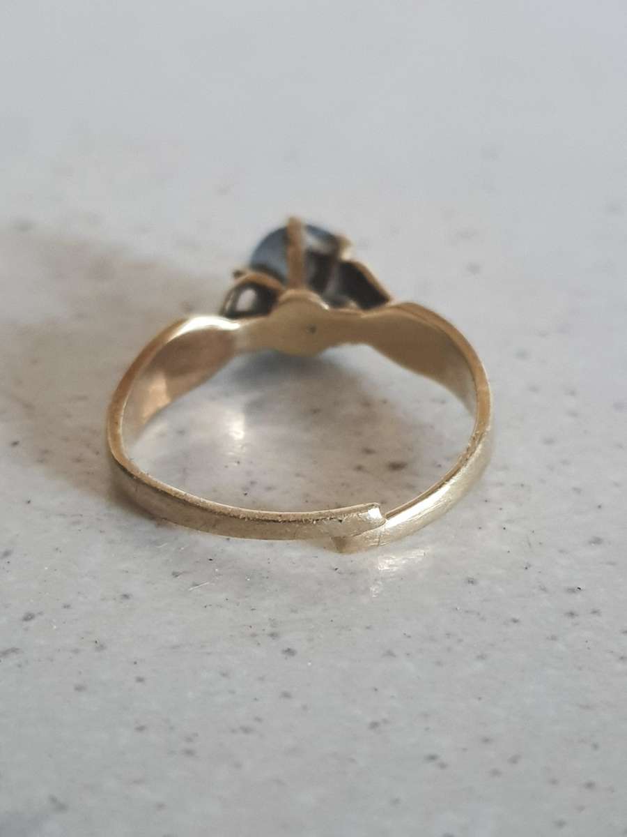 2.6 GRAMS - SCRAP GOLD - 9CT