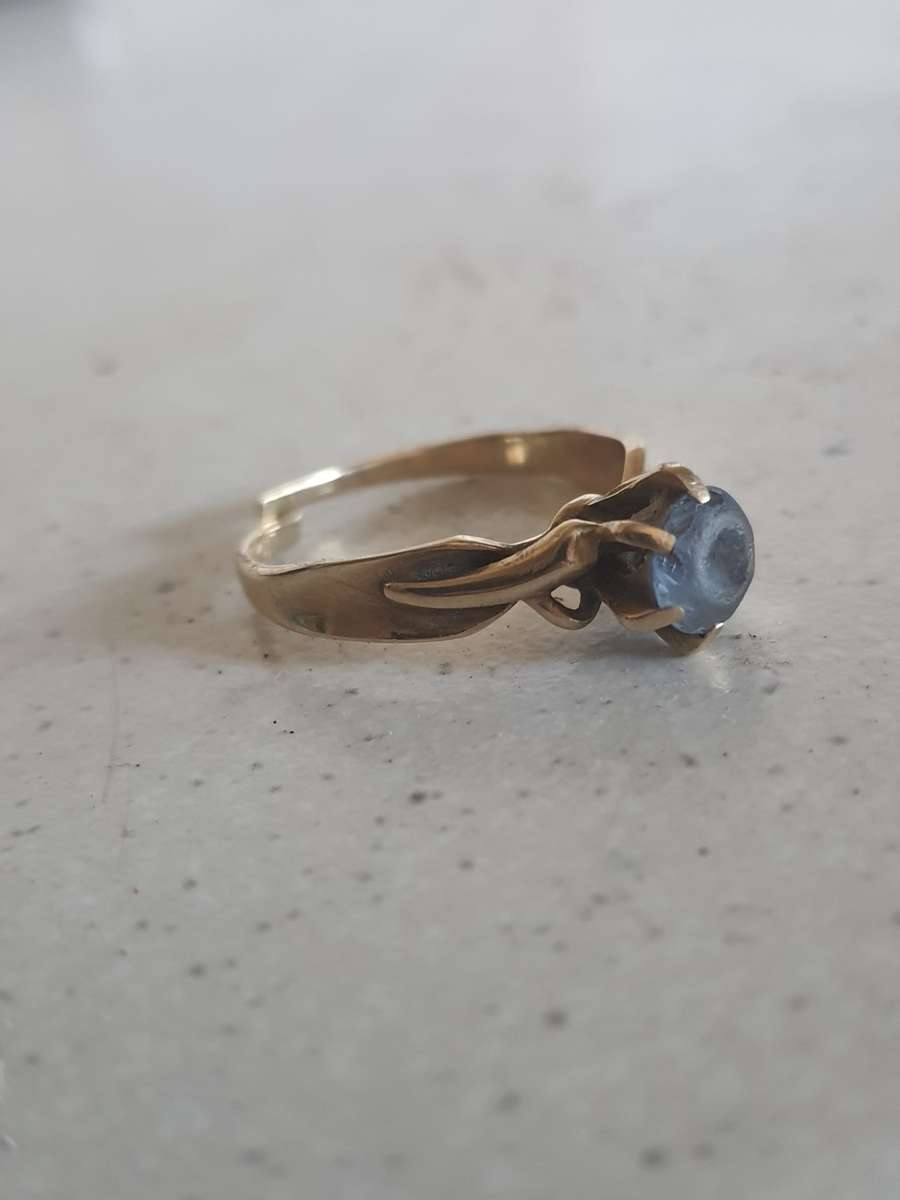 2.6 GRAMS - SCRAP GOLD - 9CT