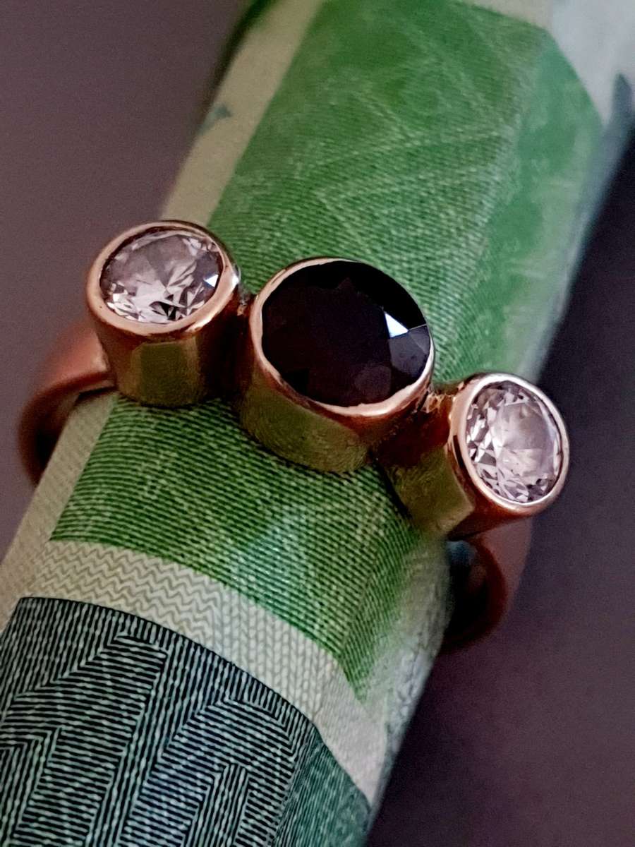 9 CT RING UP FOR GRABS 4.7GRAMS VINTAGE GORGEOUS!!!!!!!!!!!!