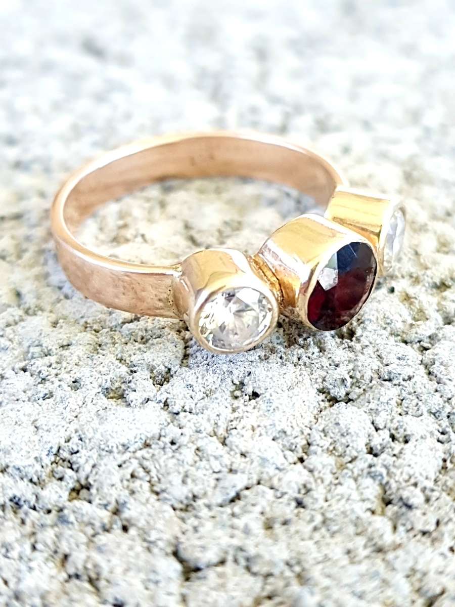 9 CT RING UP FOR GRABS 4.7GRAMS VINTAGE GORGEOUS!!!!!!!!!!!!