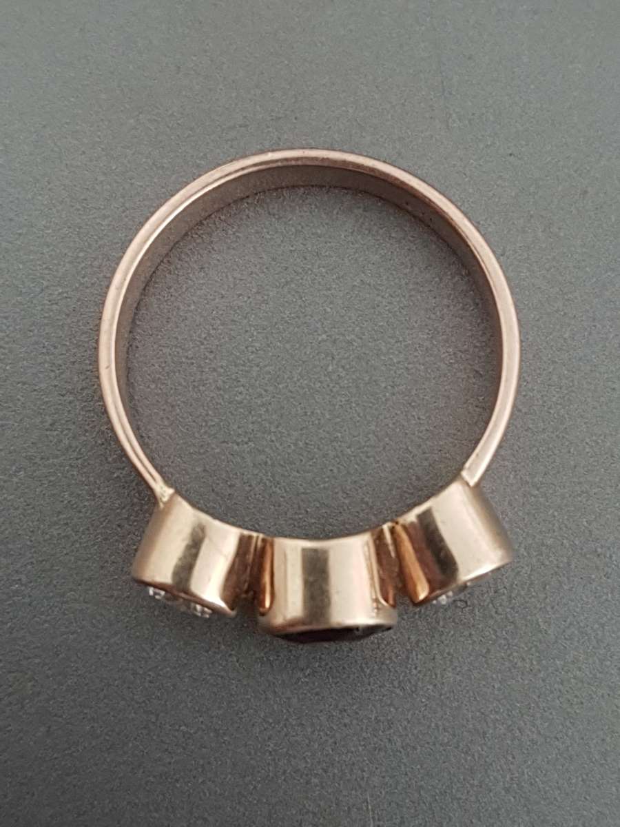 9 CT RING UP FOR GRABS 4.7GRAMS VINTAGE GORGEOUS!!!!!!!!!!!!