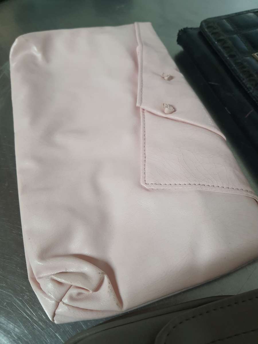 ANTIQUE WEEK #10 - X6 VINTAGE LEATHER HANDBAGS