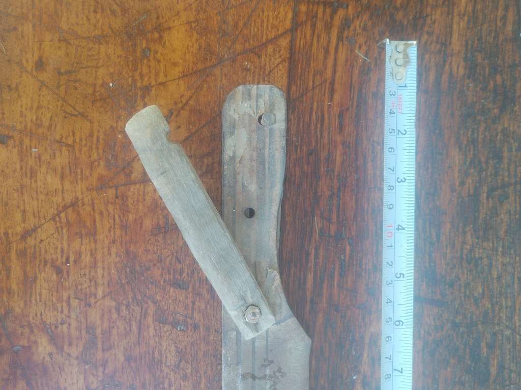 ANTIQUE WEEK #30 - 1633 DATE??  MARKINGS VERY UNCLEAR- VERRY OLD `panga` TYPE KNIFE