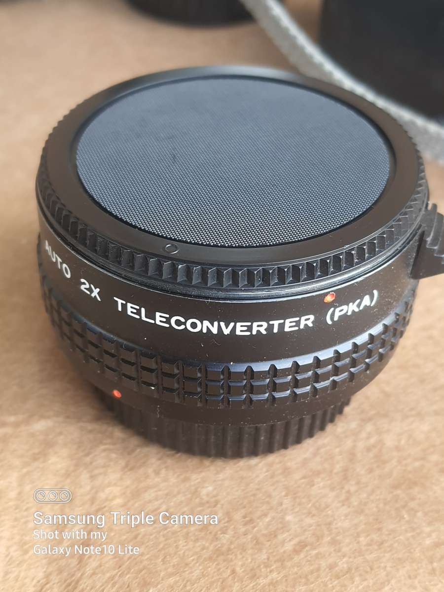 ASAHI PENTAX K1000 FILM CAMERA WITH LOTS OF GOODIES INCLUDED - IMACULATE CONDITION!