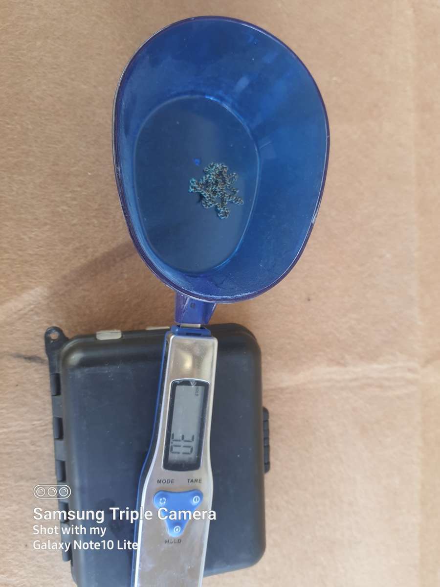 3 GRAMS SCRAP 9CT GOLD NECKLACE BROKEN AND SNT BENEDICTUS PENDATNT 2.1 GRAMS