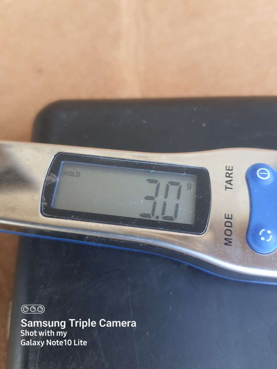 3 GRAMS SCRAP 9CT GOLD NECKLACE BROKEN AND SNT BENEDICTUS PENDATNT 2.1 GRAMS