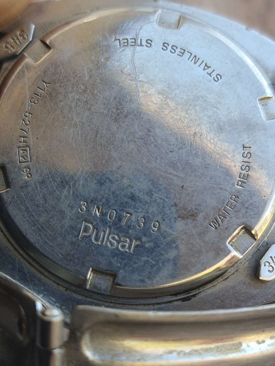 #15 VINTAGE MENS PULSAR 100M RESIST QUARTZ JAPAN WATCH 3N0739