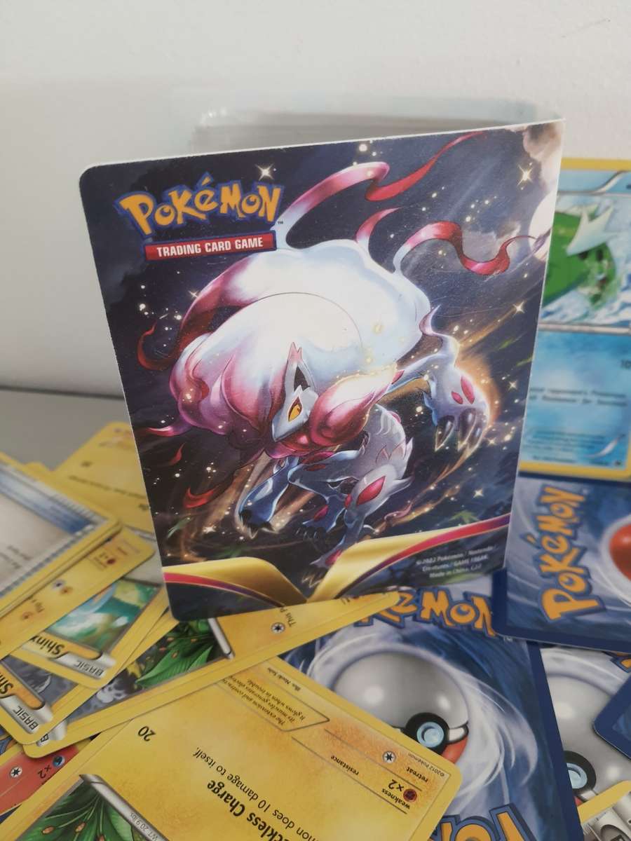 #22 - 300+ POKEMON TRADING CARDS