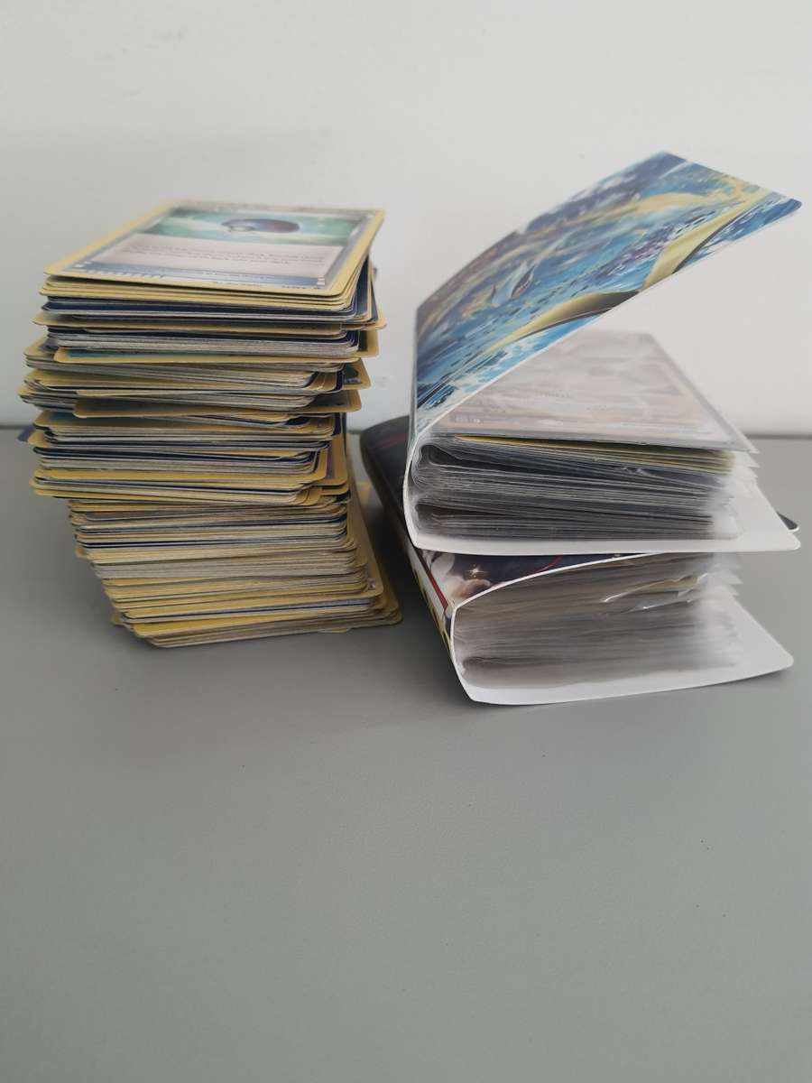 #22 - 300+ POKEMON TRADING CARDS