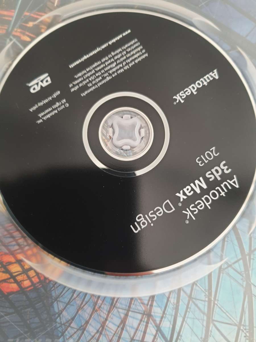 #32 - X5 AUTO CAD COMPUTERE CDS IN IMACULATE CONDITION WITH PRODUCT CODES