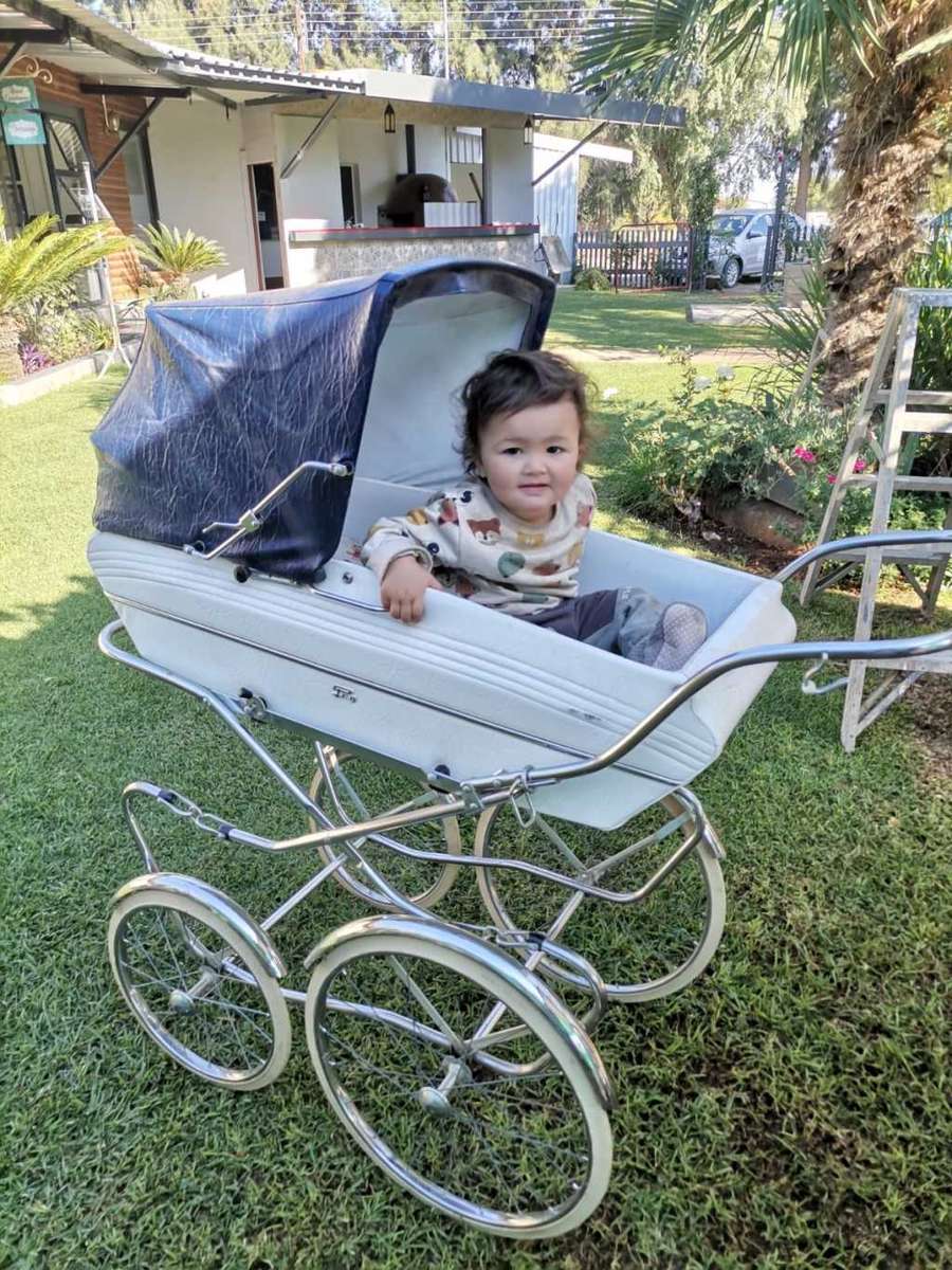 #54***DONT MISS THIS ONE - 1960`S IMACULATE CONDITION MADE IN ITALY - NAVY AND WHITHE BABY STROLLER