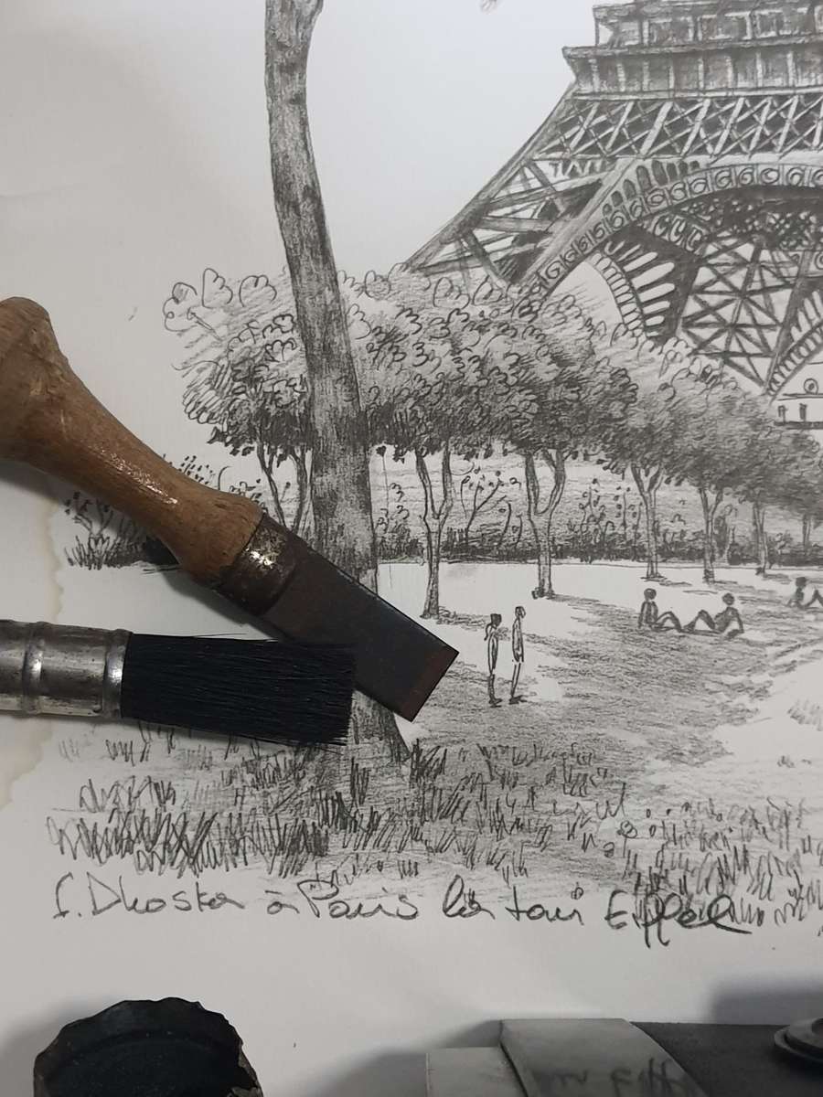 #4 dE PARIS ambience ** - job lot - art  - vintage Kodak working film camera AND M0RE _ WOW _