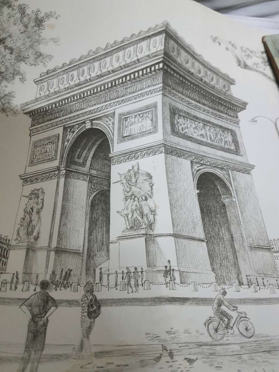 #4 dE PARIS ambience ** - job lot - art  - vintage Kodak working film camera AND M0RE _ WOW _