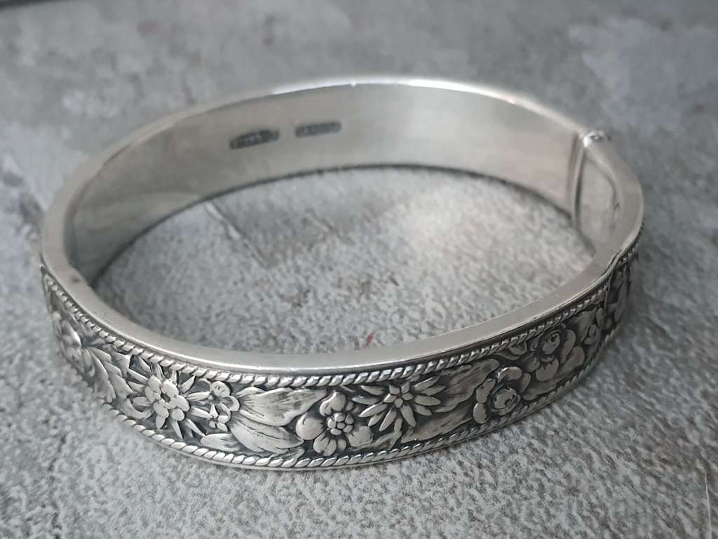 #5 STERLING SILVER CANADIAN BRACELET -  STUNNING 23.46 grams