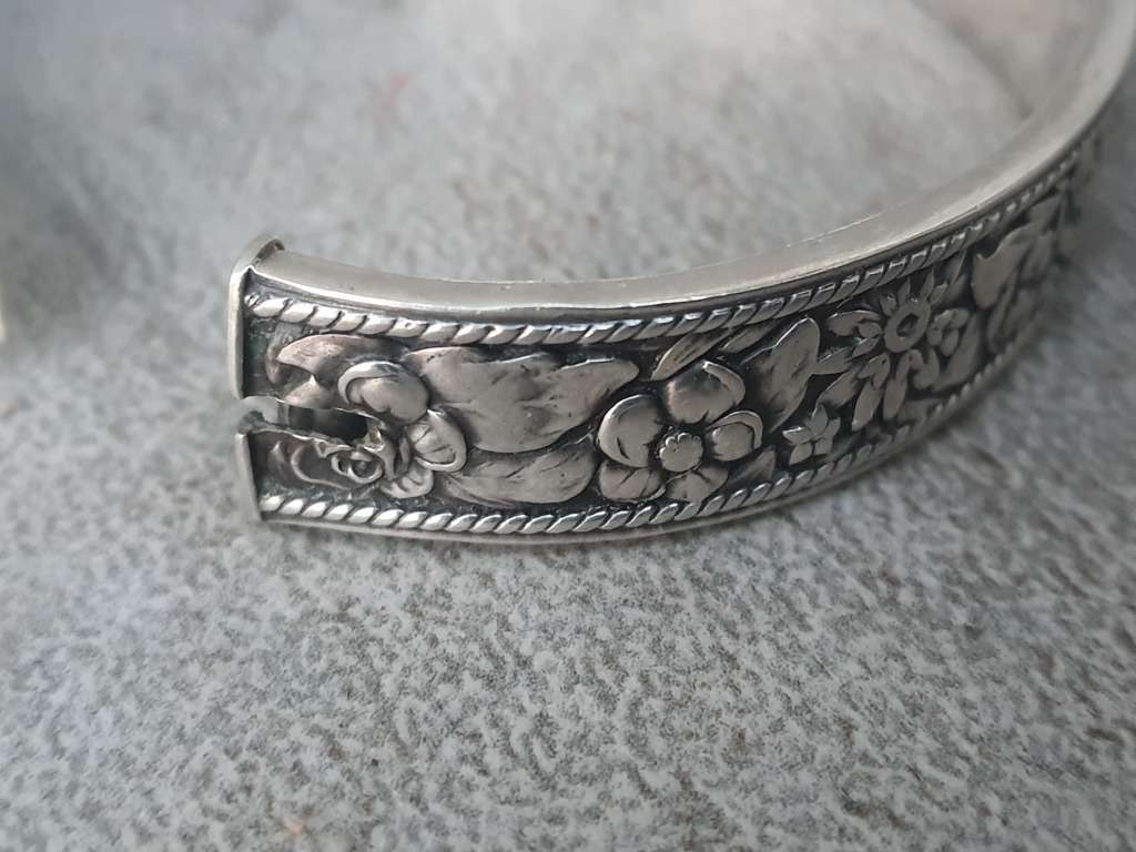 #5 STERLING SILVER CANADIAN BRACELET -  STUNNING 23.46 grams