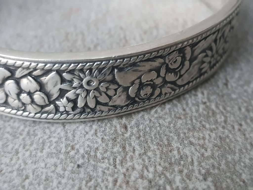 #5 STERLING SILVER CANADIAN BRACELET -  STUNNING 23.46 grams